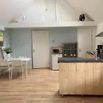 The Bee - Trekkershuts & 3* Opperdoes