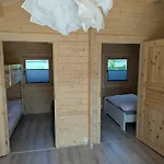 The Bee - Trekkershuts & Gasthuis Opperdoes