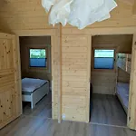 The Bee - Trekkershuts &