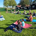 Gasthuis The Bee - Trekkershuts & 3*