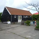 Gasthuis The Bee - Trekkershuts & 3*