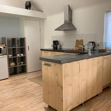 The Bee - Trekkershuts &