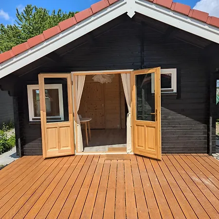 The Bee - Trekkershuts &