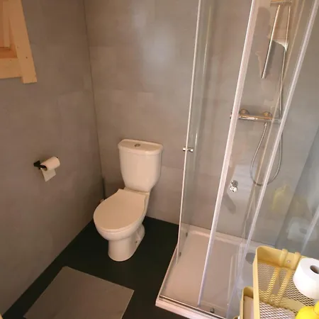 The Bee - Trekkershuts & 3* Opperdoes