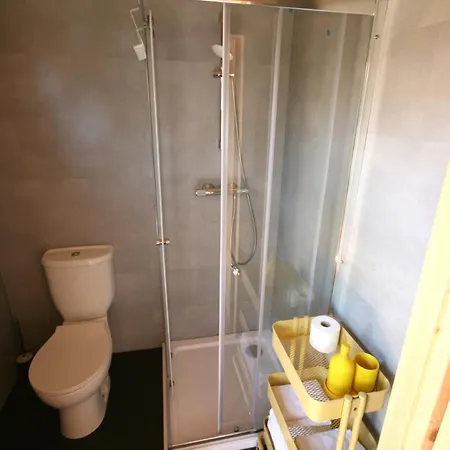 The Bee - Trekkershuts & Guest house 3*